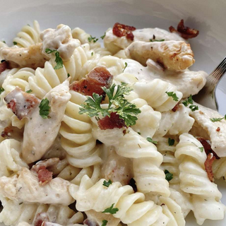 Chicken, Bacon & Ranch Pasta - Mimi's Macros