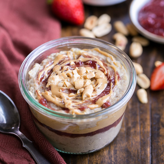 Peanut Butter & Jelly Overnight Oats - Mimi's Macros