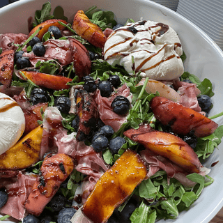 Grilled Peach Salad - Mimi's Macros